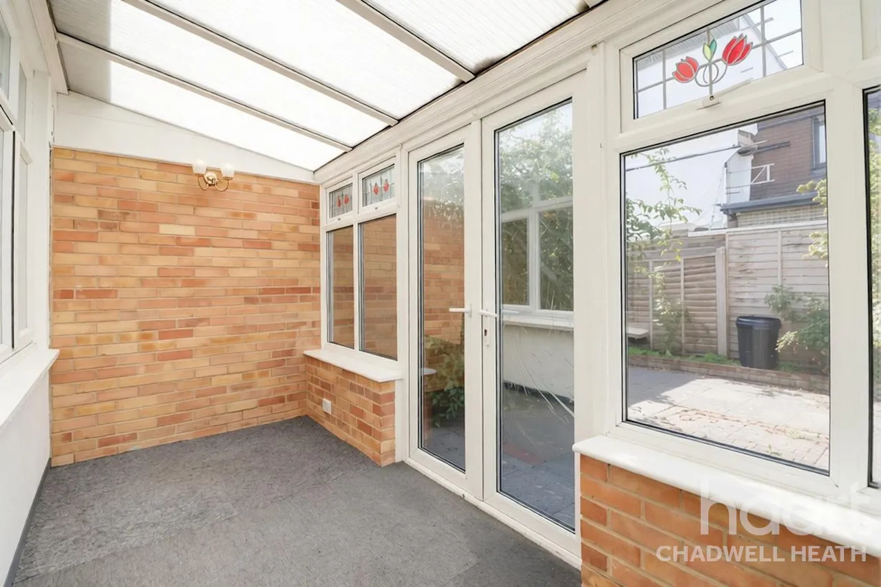 Whalebone Lane South, Chadwell Heath, RM6, photo 14