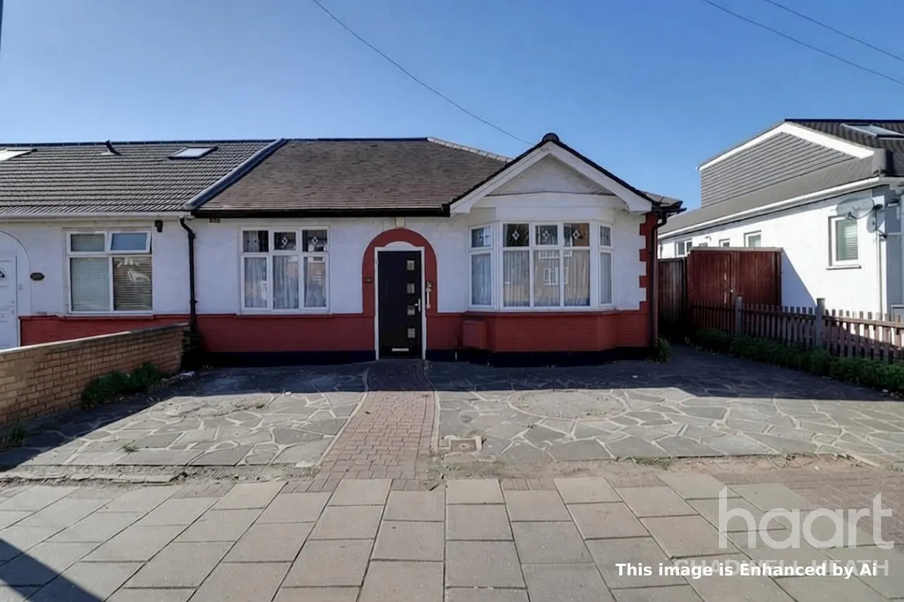 Whalebone Lane South, Chadwell Heath, RM6, photo 2