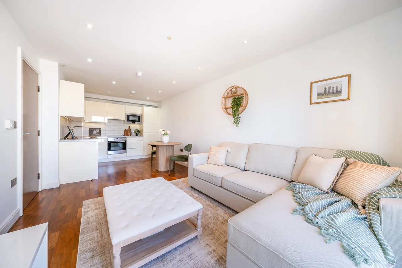 1 bed flat for sale — 4 Holman Road, London, SW11