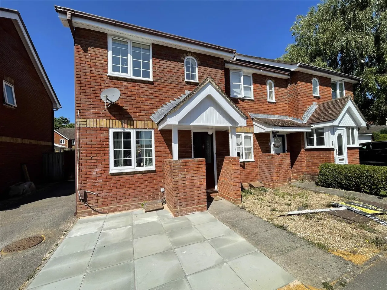 2 bed house to rent — Jenkyns Close, Botley