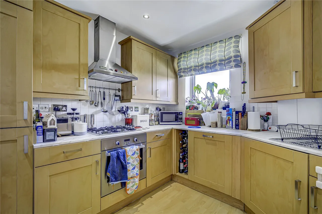 Wandsworth Bridge Road, Fulham, London, SW6, photo 3