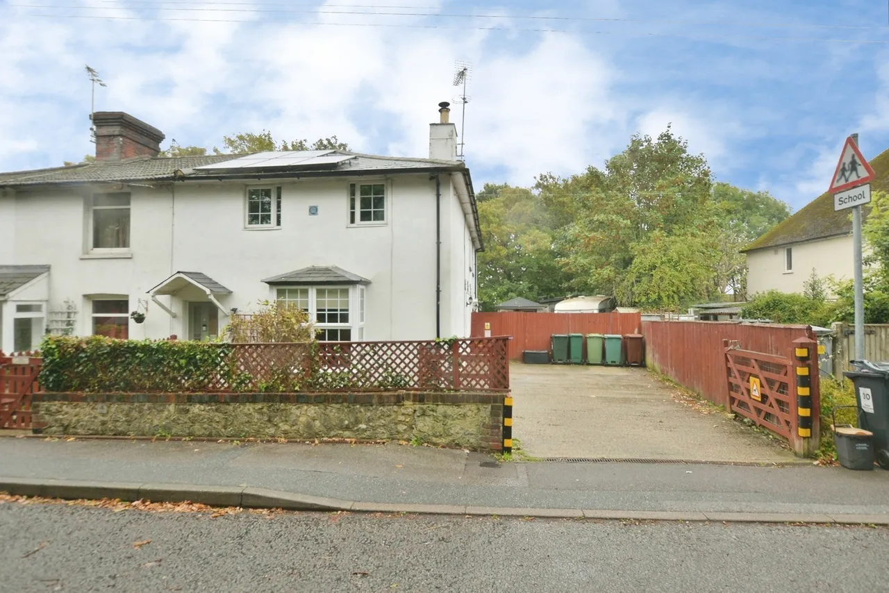 4 bed house for sale, Kingsnorth Road, Ashford, TN23