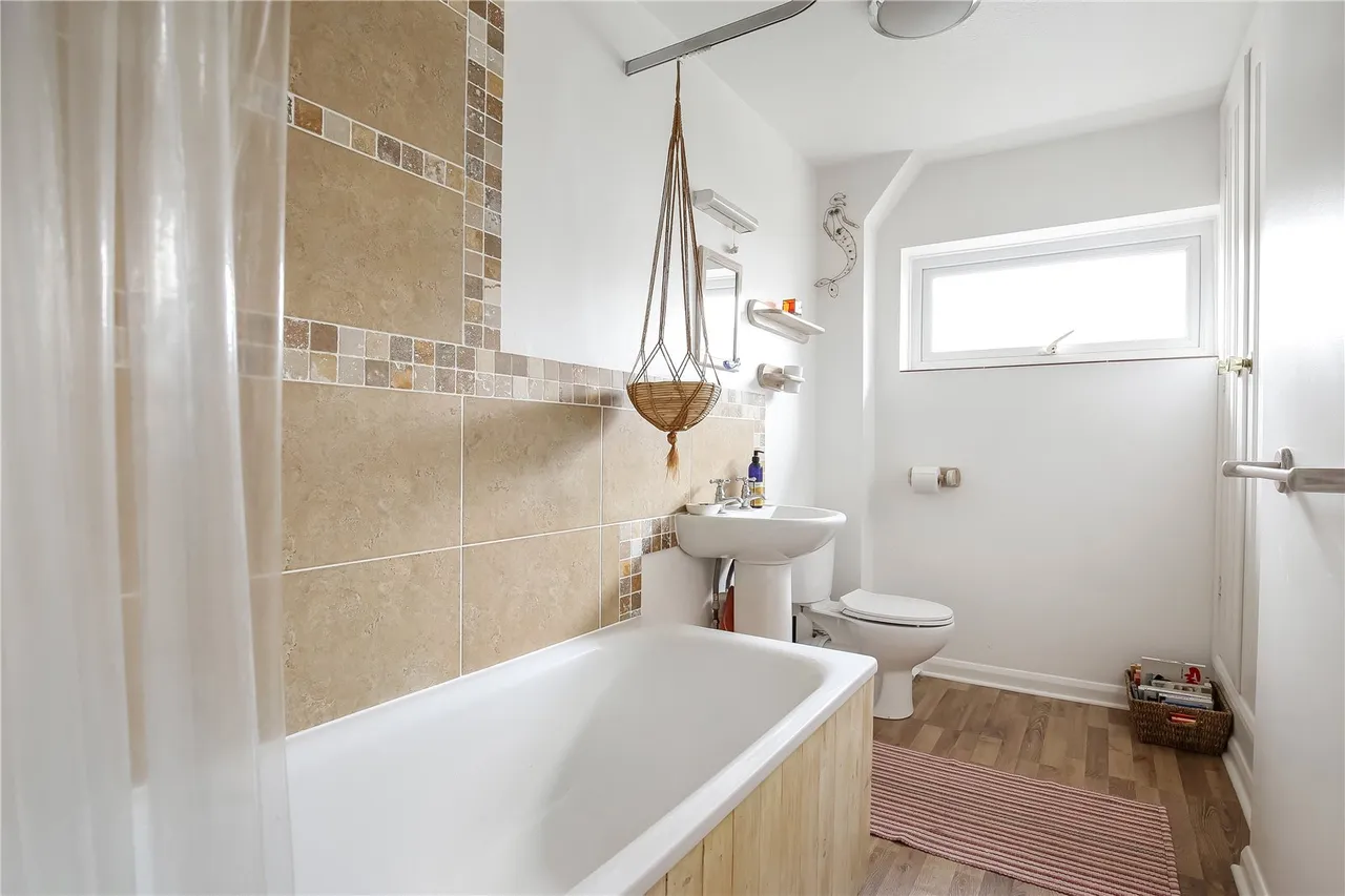 Elm Close, Pitton, Salisbury, Wiltshire, SP5 1EU, photo 8