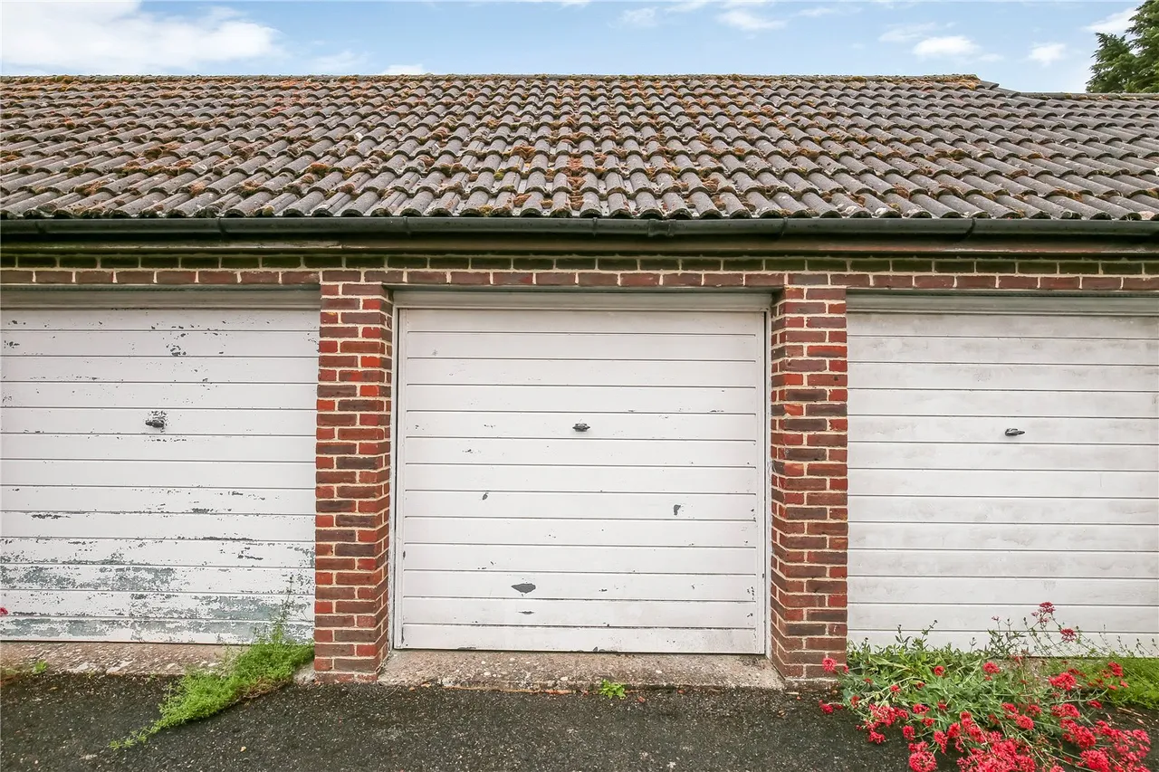 Elm Close, Pitton, Salisbury, Wiltshire, SP5 1EU, photo 14