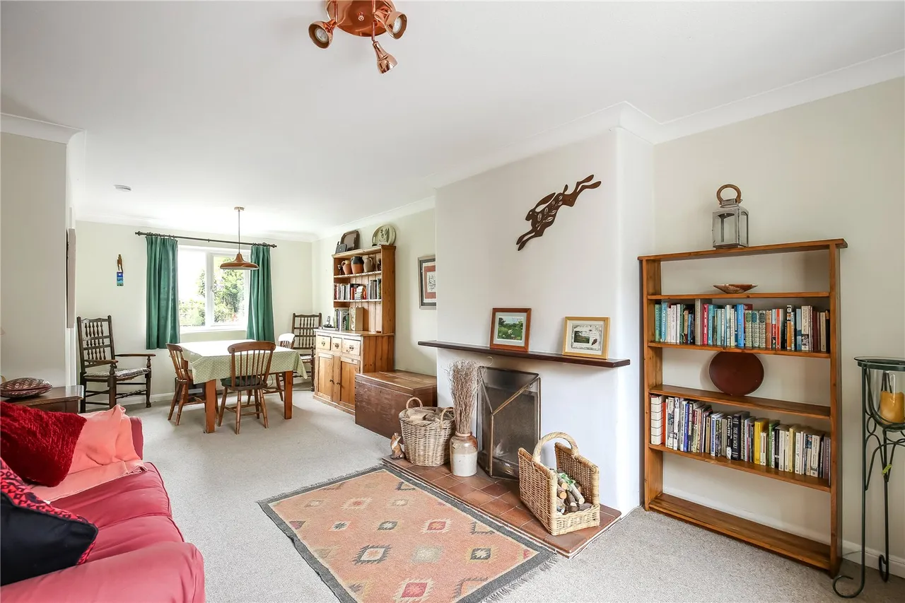 Elm Close, Pitton, Salisbury, Wiltshire, SP5 1EU, photo 2