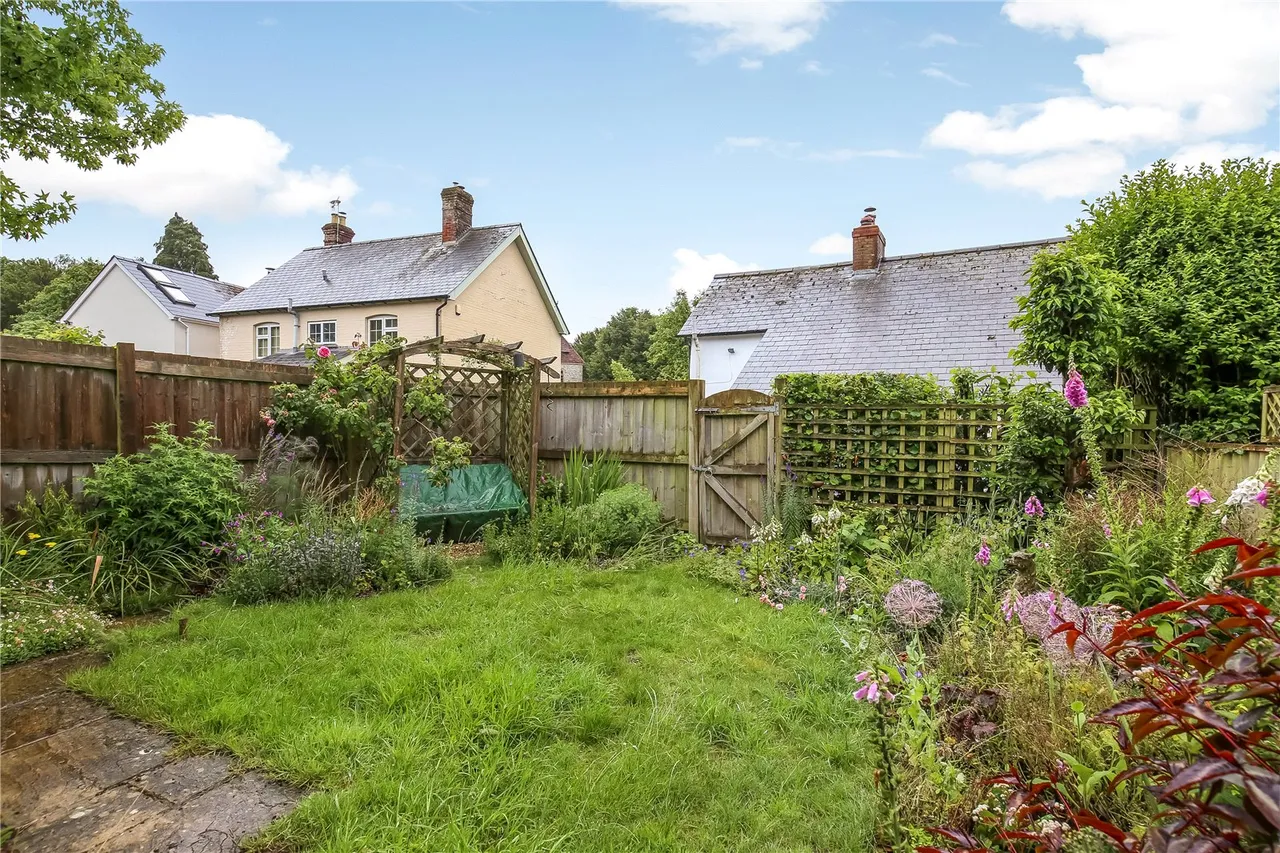Elm Close, Pitton, Salisbury, Wiltshire, SP5 1EU, photo 12