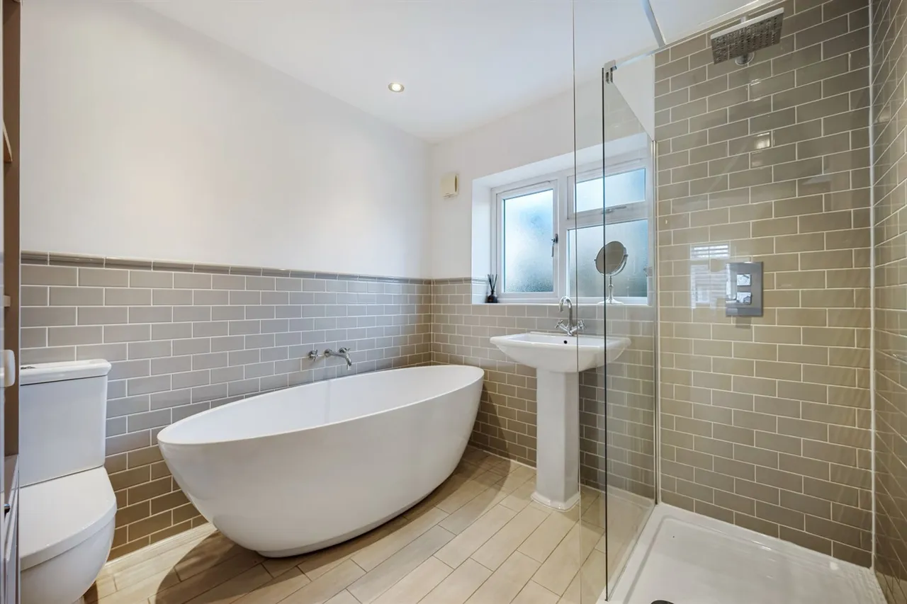Deanway, Wilmslow, photo 15