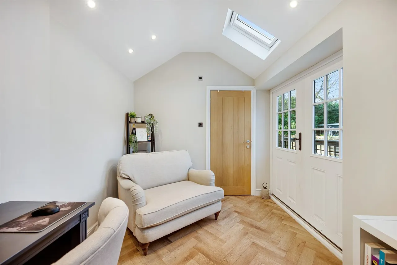 Deanway, Wilmslow, photo 22