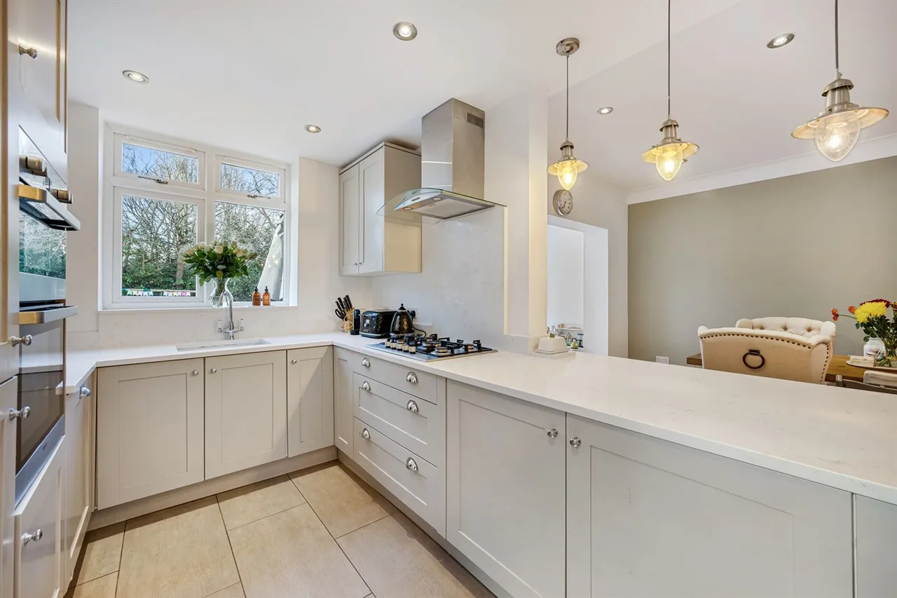 Deanway, Wilmslow, photo 9