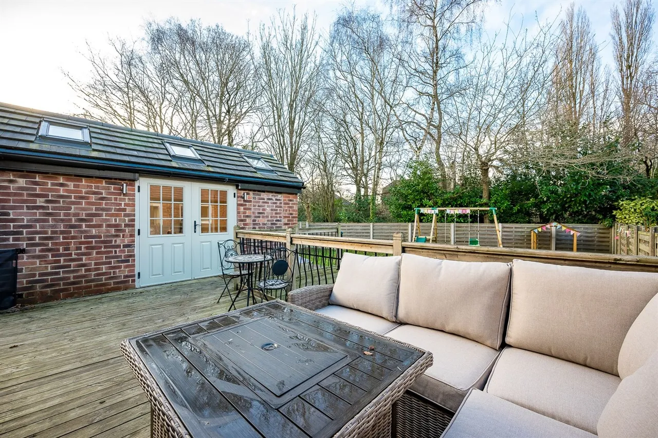 Deanway, Wilmslow, photo 16