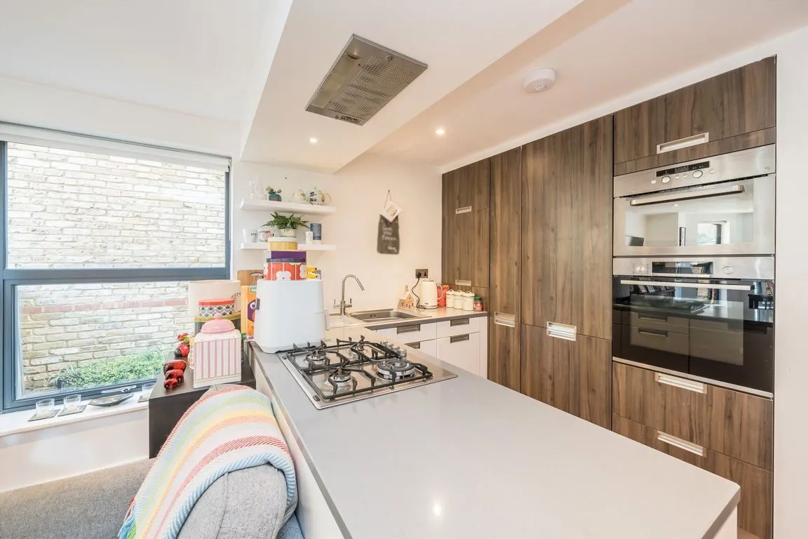 Coleshill Road, TW11, photo 3