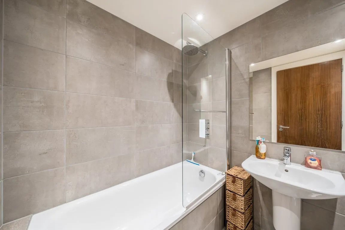 Coleshill Road, TW11, photo 7
