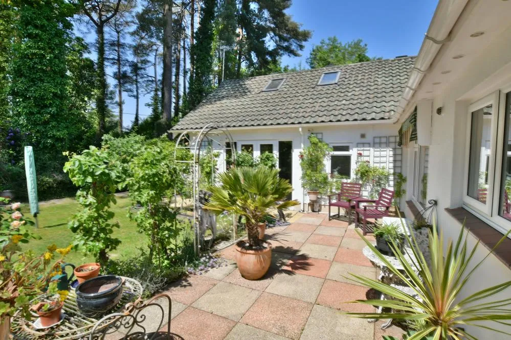 Quarry Close, Colehill, BH21, photo 17