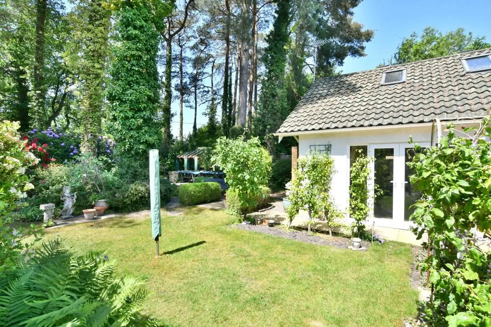 Quarry Close, Colehill, BH21, photo 18