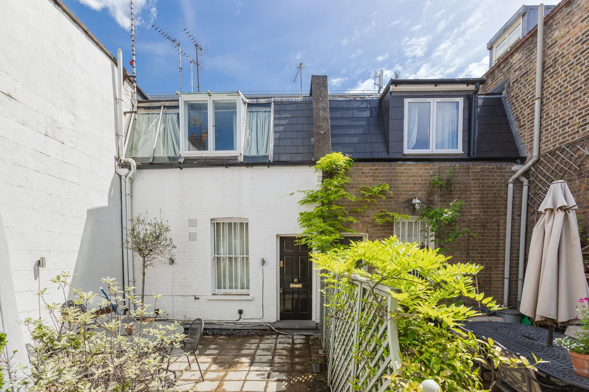 2 bed property for sale, Fulham Road, London, SW10