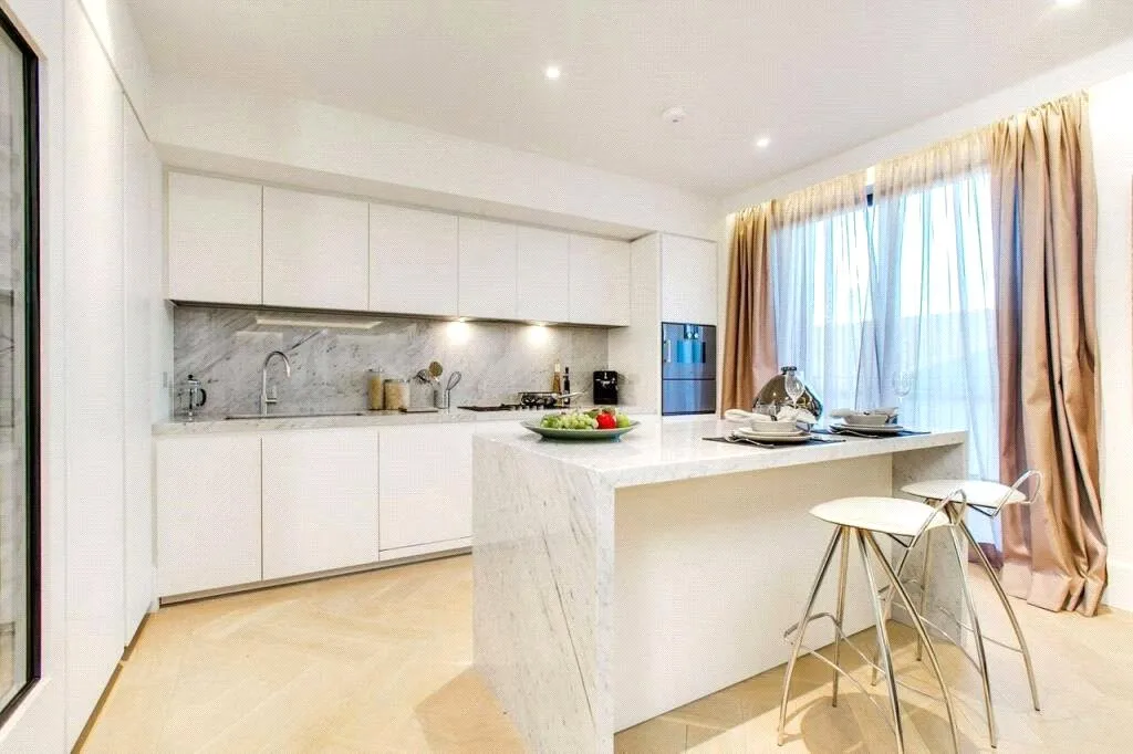 3 bed flat for sale — St Edmunds Terrace, St John's Wood, London, NW8 7ED