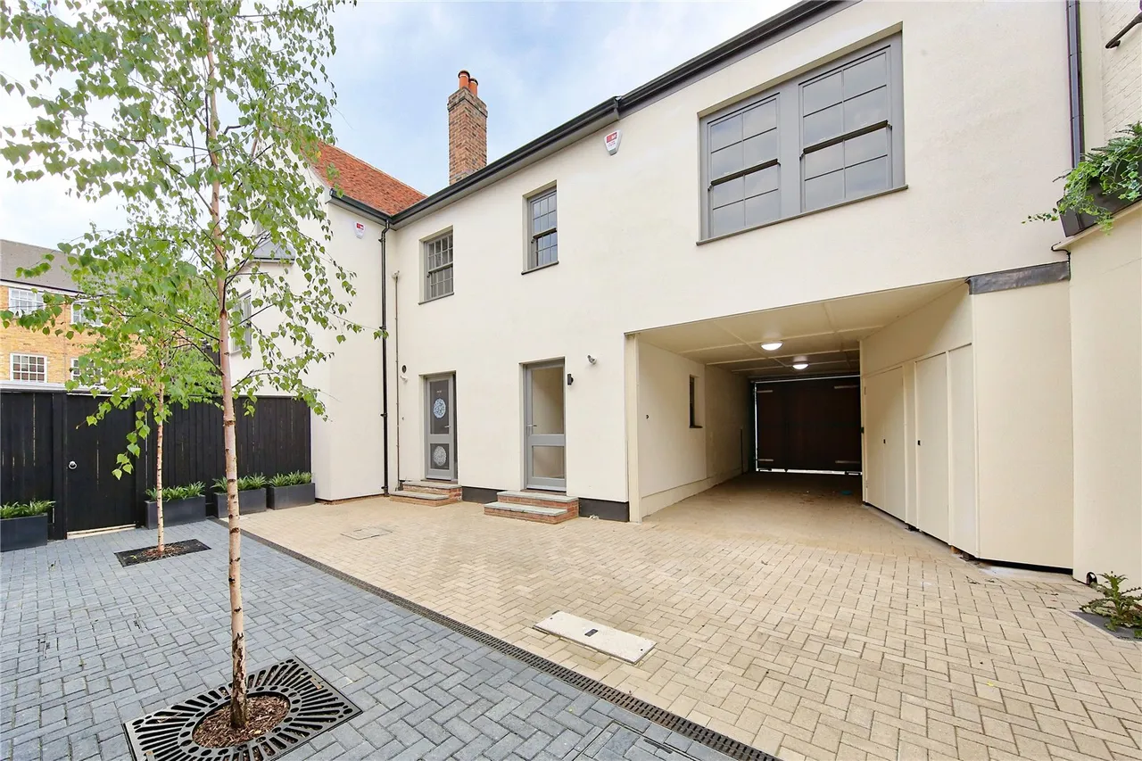 High Street, Hampton Wick, Kingston, KT1 4DB, photo 8