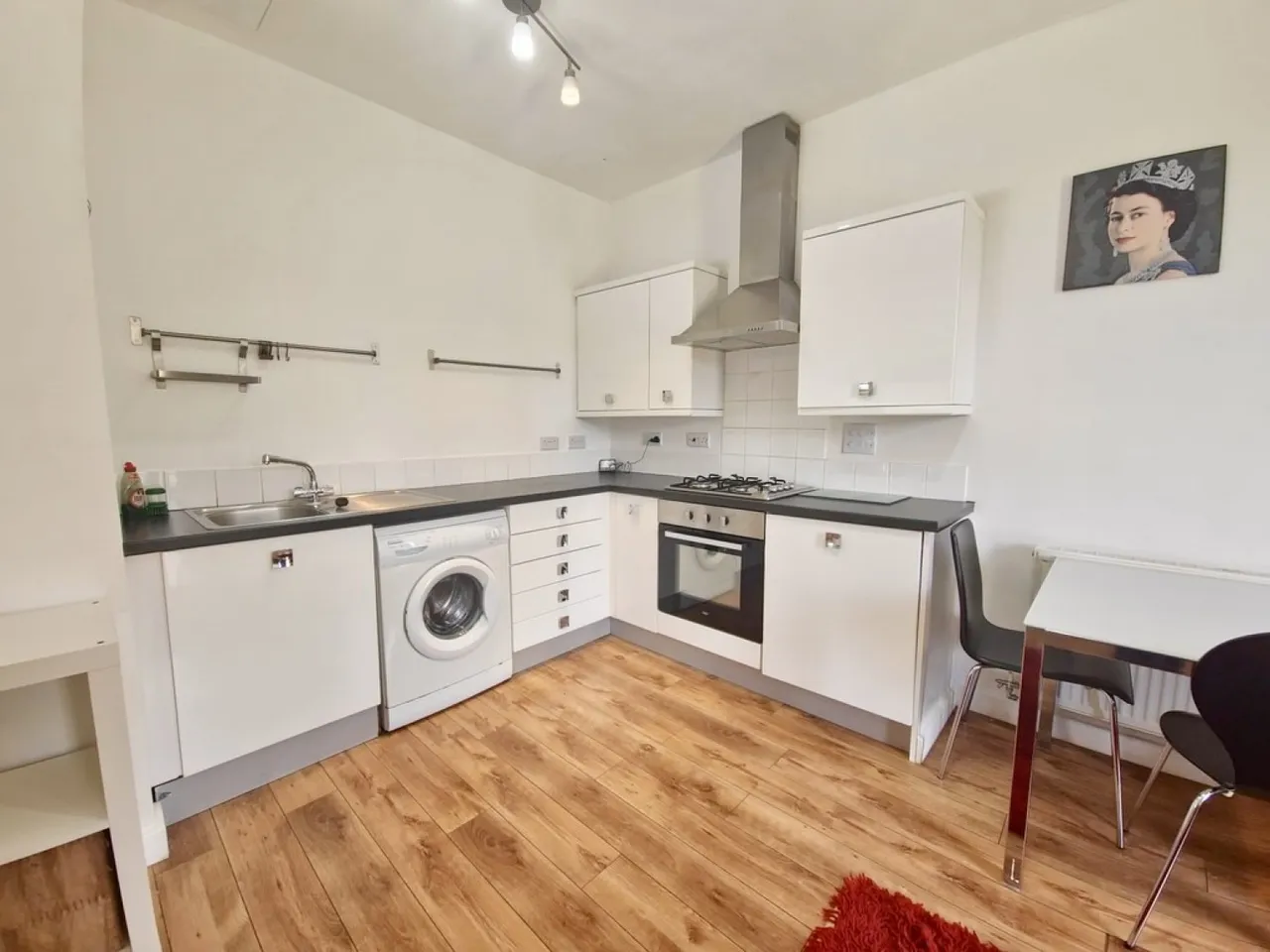 Fox Hill Crescent, Sheffield, photo 3