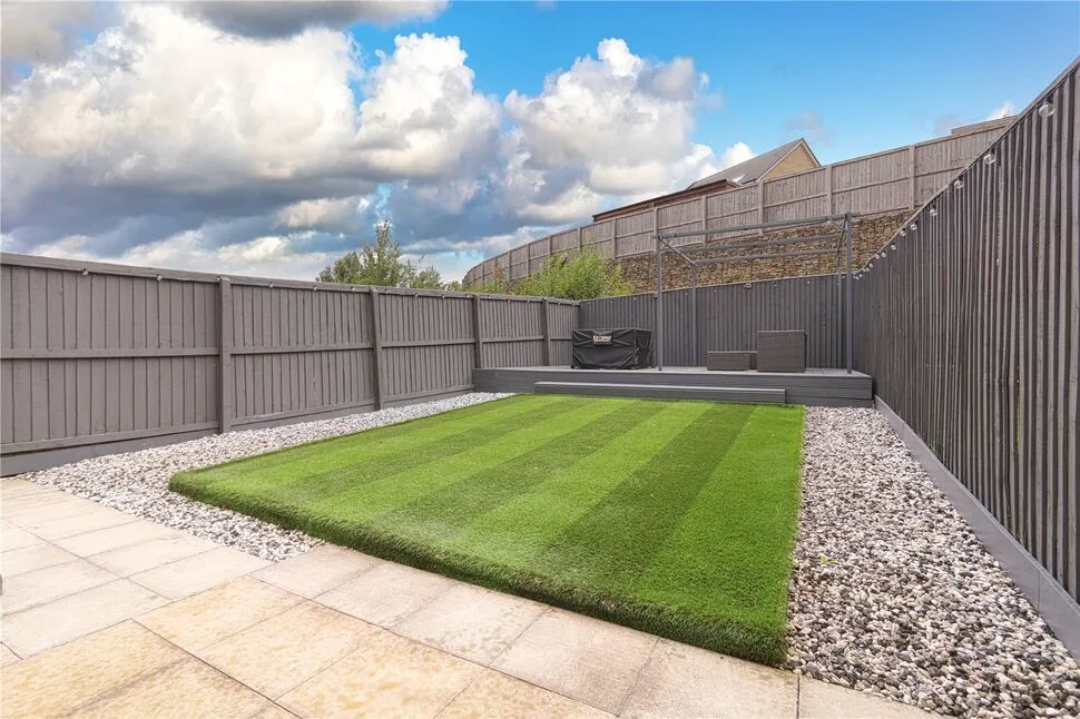 Fields Farm Road, Hyde, SK14, photo 8