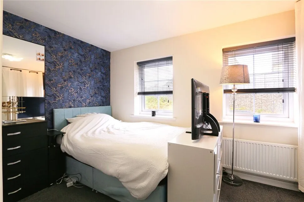 Fields Farm Road, Hyde, SK14, photo 5