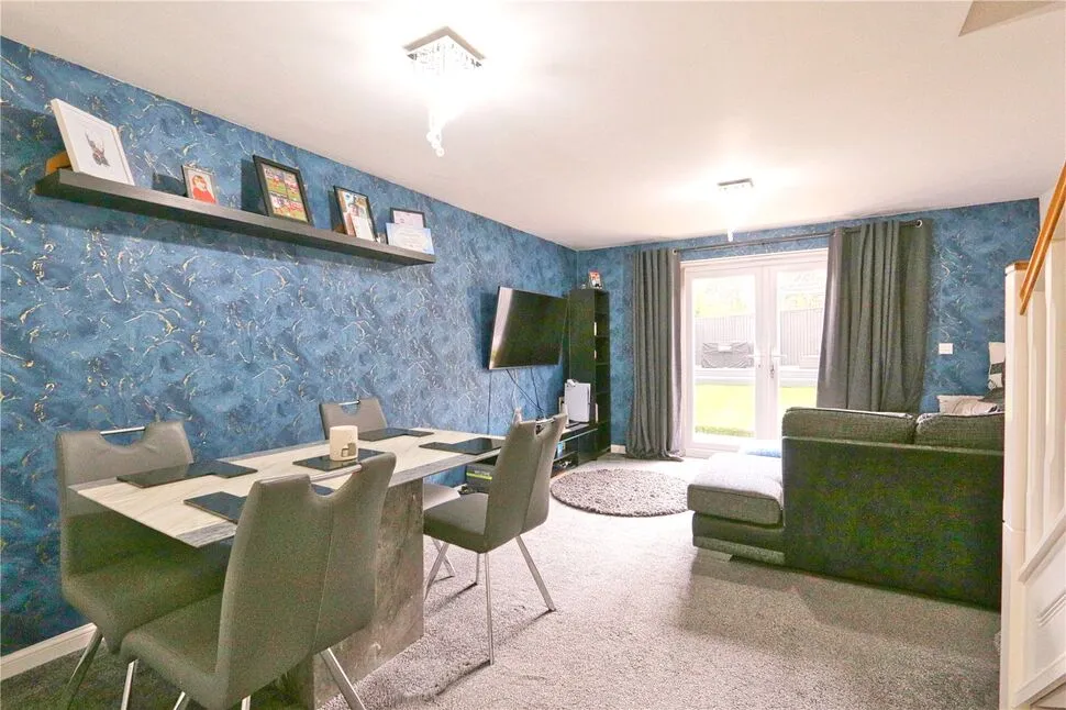Fields Farm Road, Hyde, SK14, photo 4