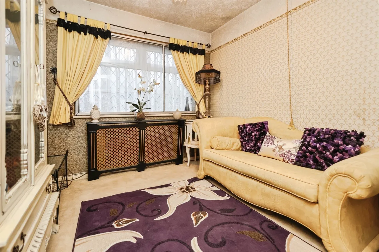 The Glade, Birmingham, B26, photo 10