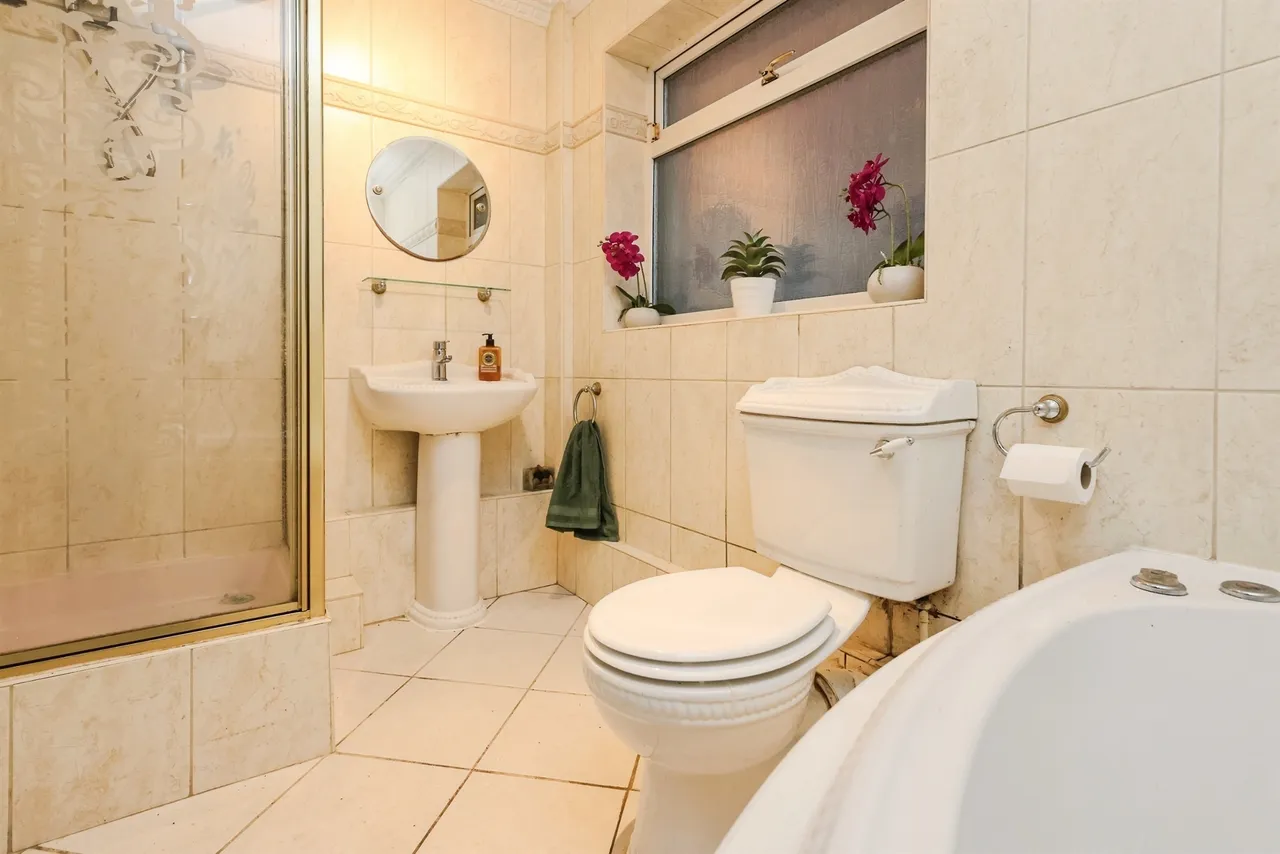 The Glade, Birmingham, B26, photo 2
