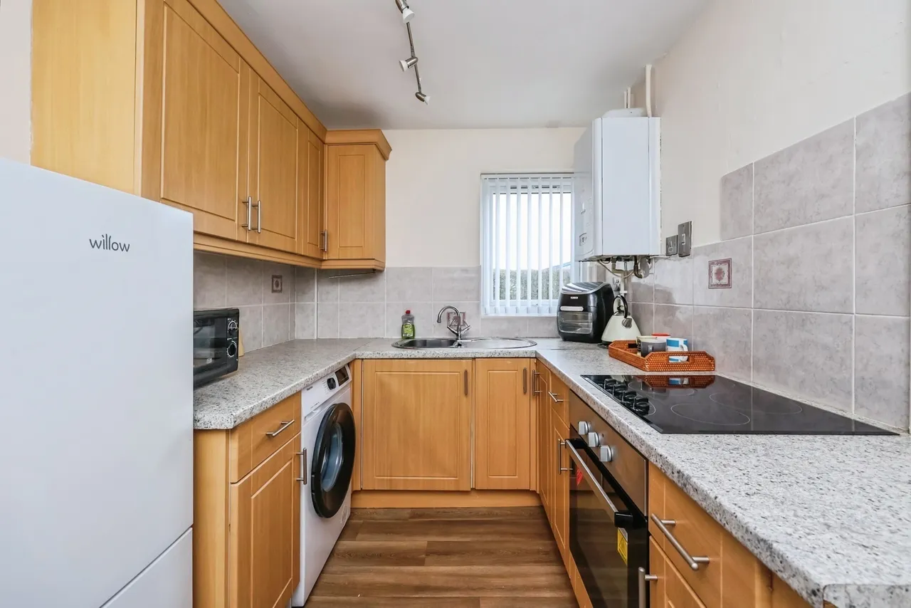 Field Avenue, Hucknall, Nottingham, Nottinghamshire, NG15, photo 3