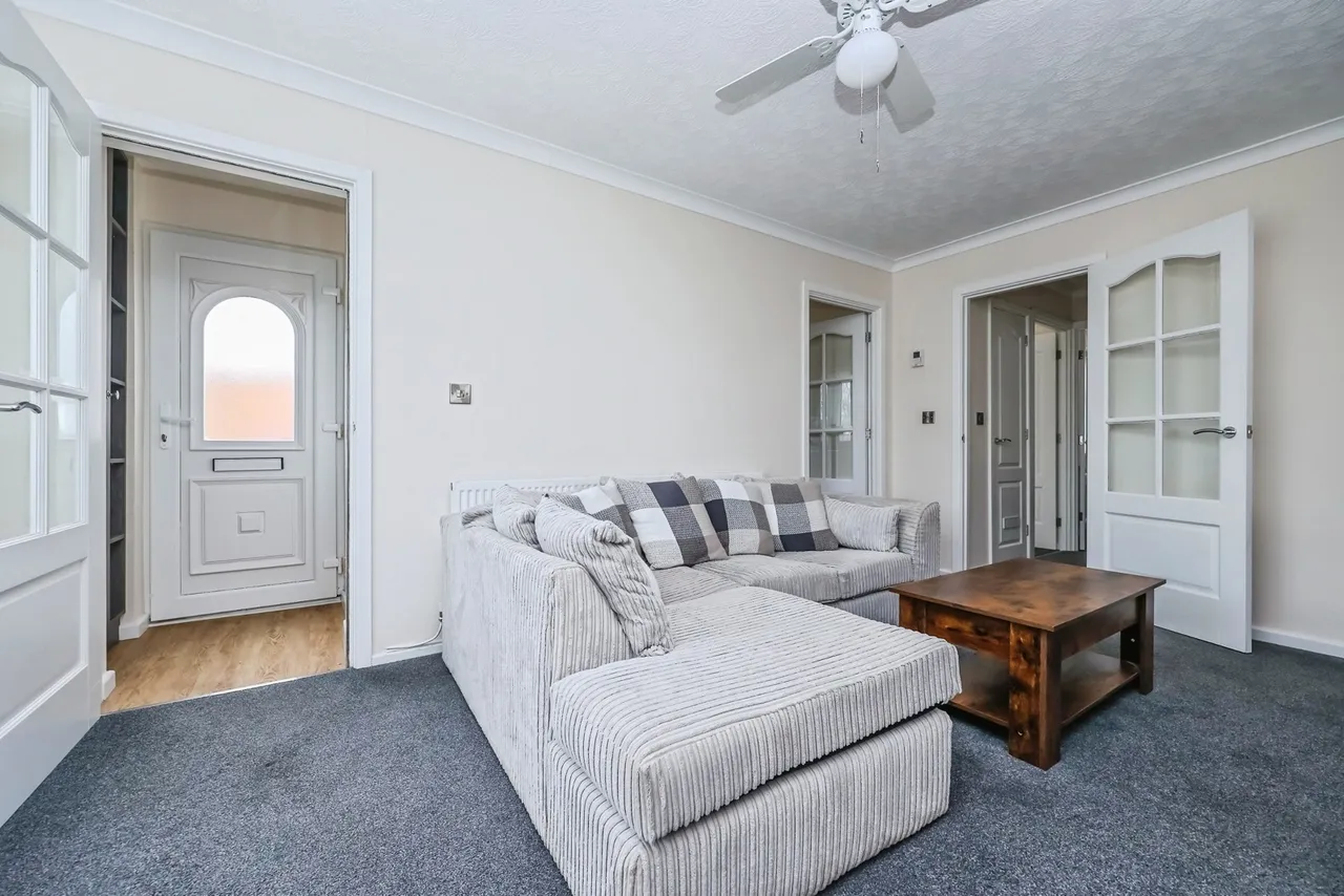 Field Avenue, Hucknall, Nottingham, Nottinghamshire, NG15, photo 5