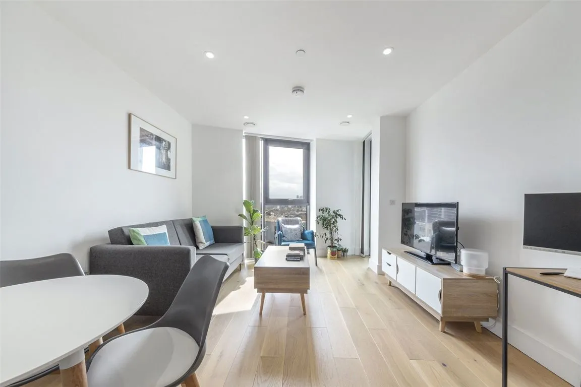 1 bed flat for sale — Kingsland High Street, London