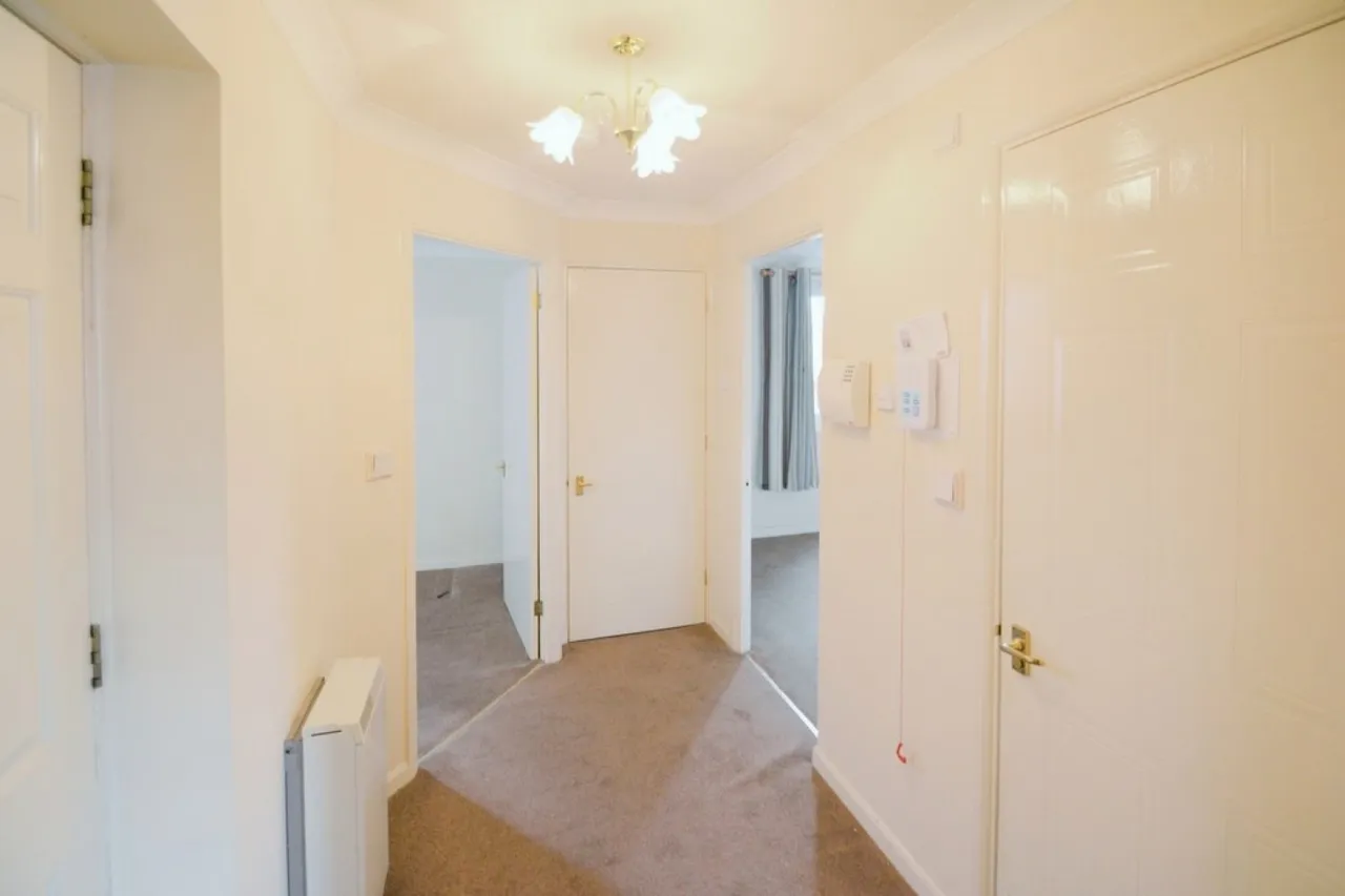 Mervyn Road, photo 4