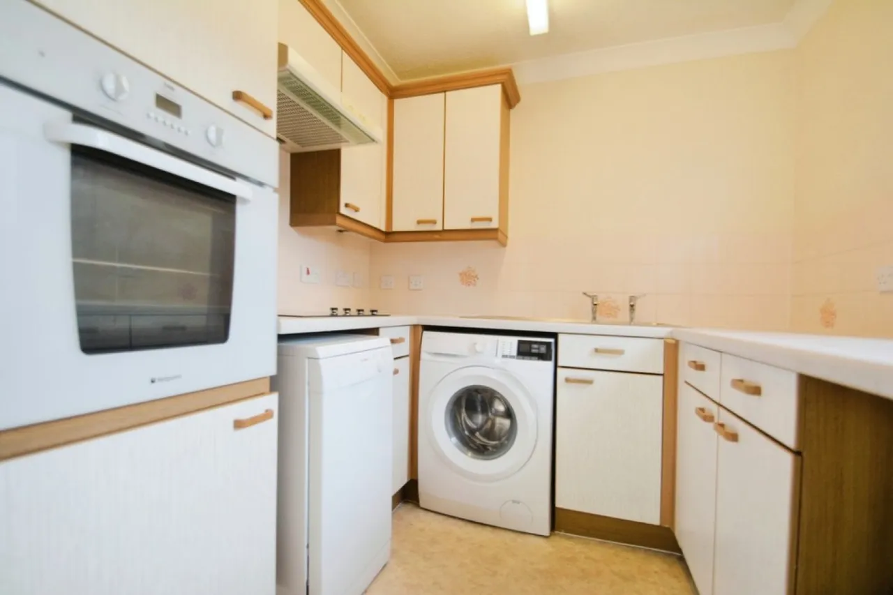 Mervyn Road, photo 5