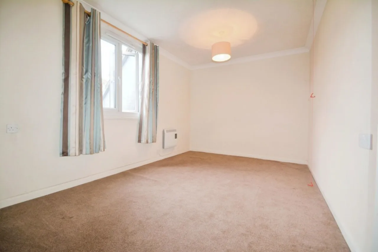 Mervyn Road, photo 8