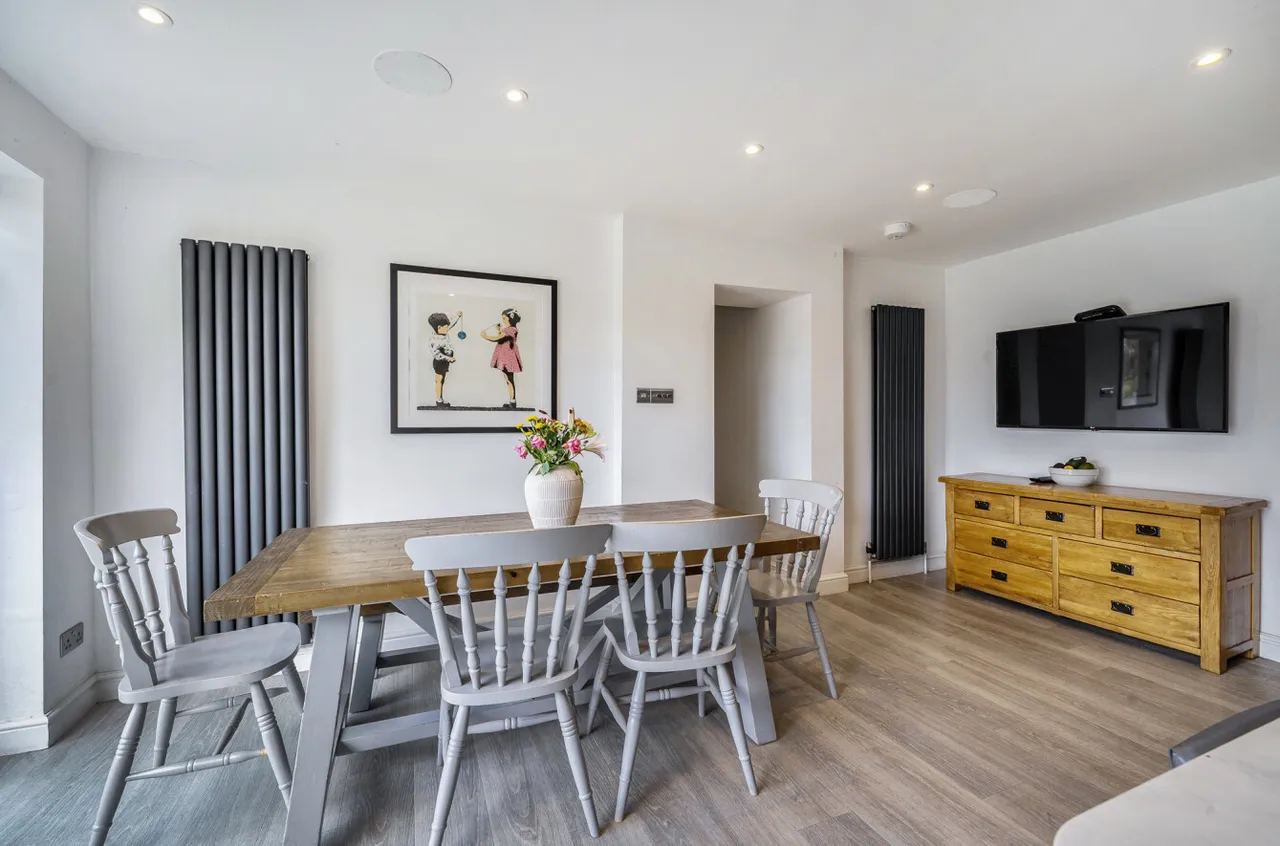 Upper Hale Road, Farnham, Surrey, GU9 0NS, photo 11