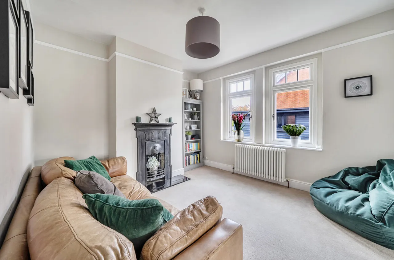 Upper Hale Road, Farnham, Surrey, GU9 0NS, photo 17