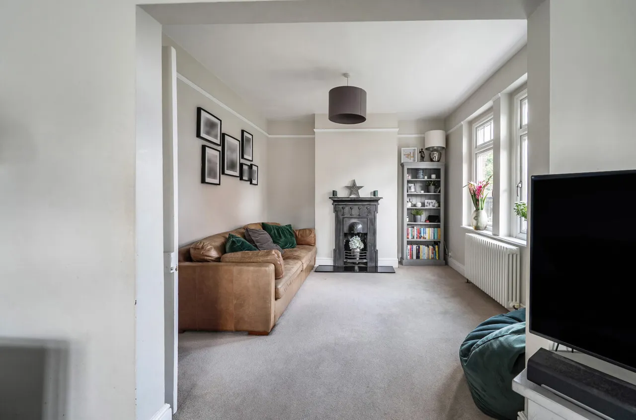 Upper Hale Road, Farnham, Surrey, GU9 0NS, photo 16