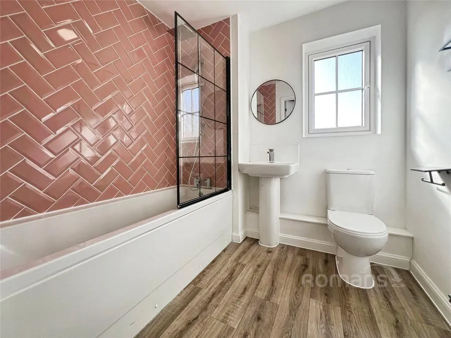 Charteris Close, Wellesley, GU11, photo 8