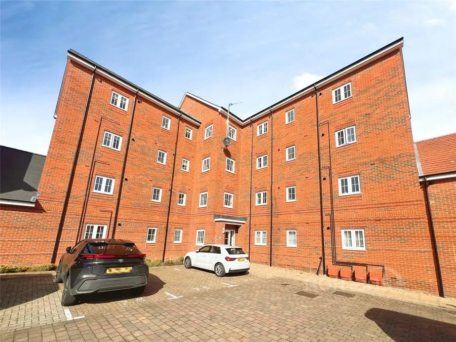 Charteris Close, Wellesley, GU11, photo 7