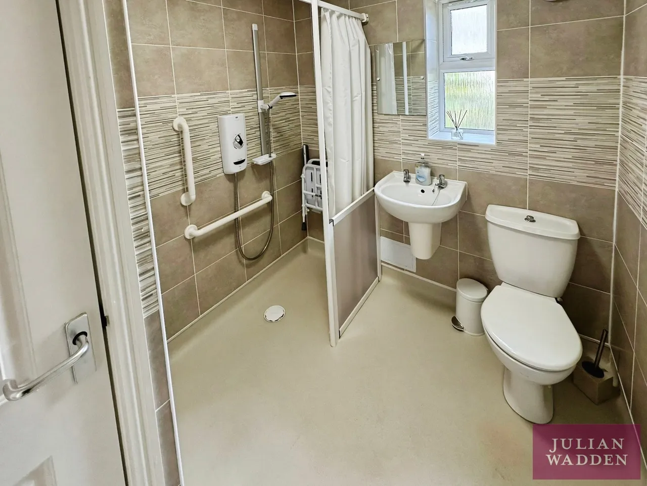 Dahlia Close, Burnage, M19, photo 7