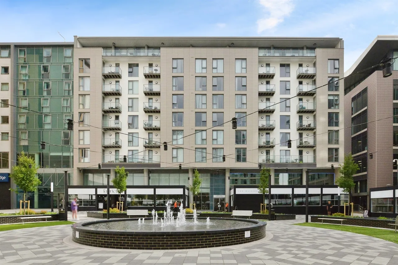 2 bed flat for sale, Mortimer Square, Milton Keynes, MK9