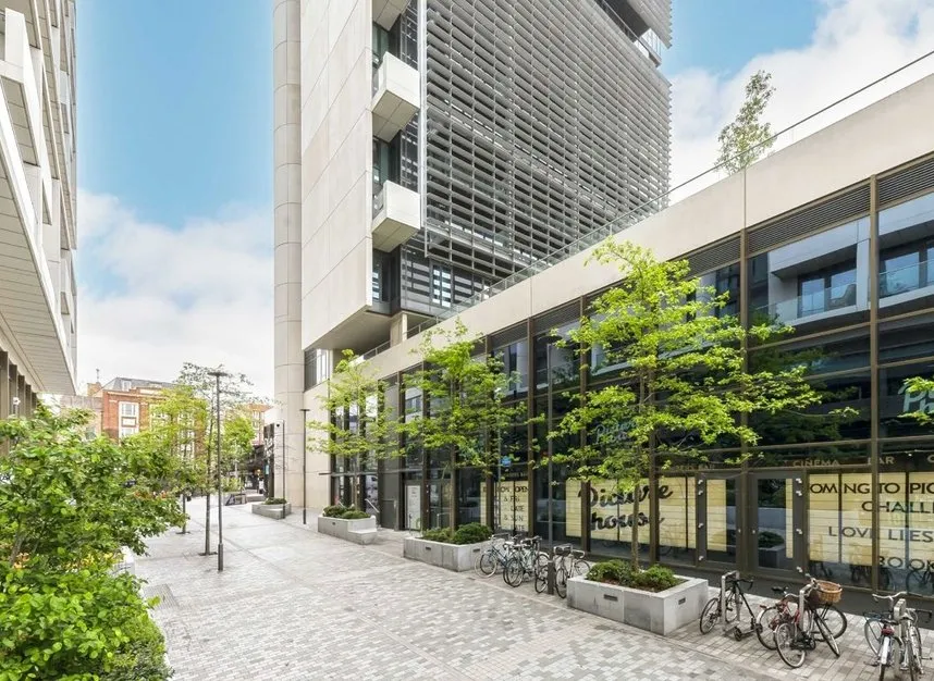2 bed flat to rent, City North Place, Finsbury Park, N4