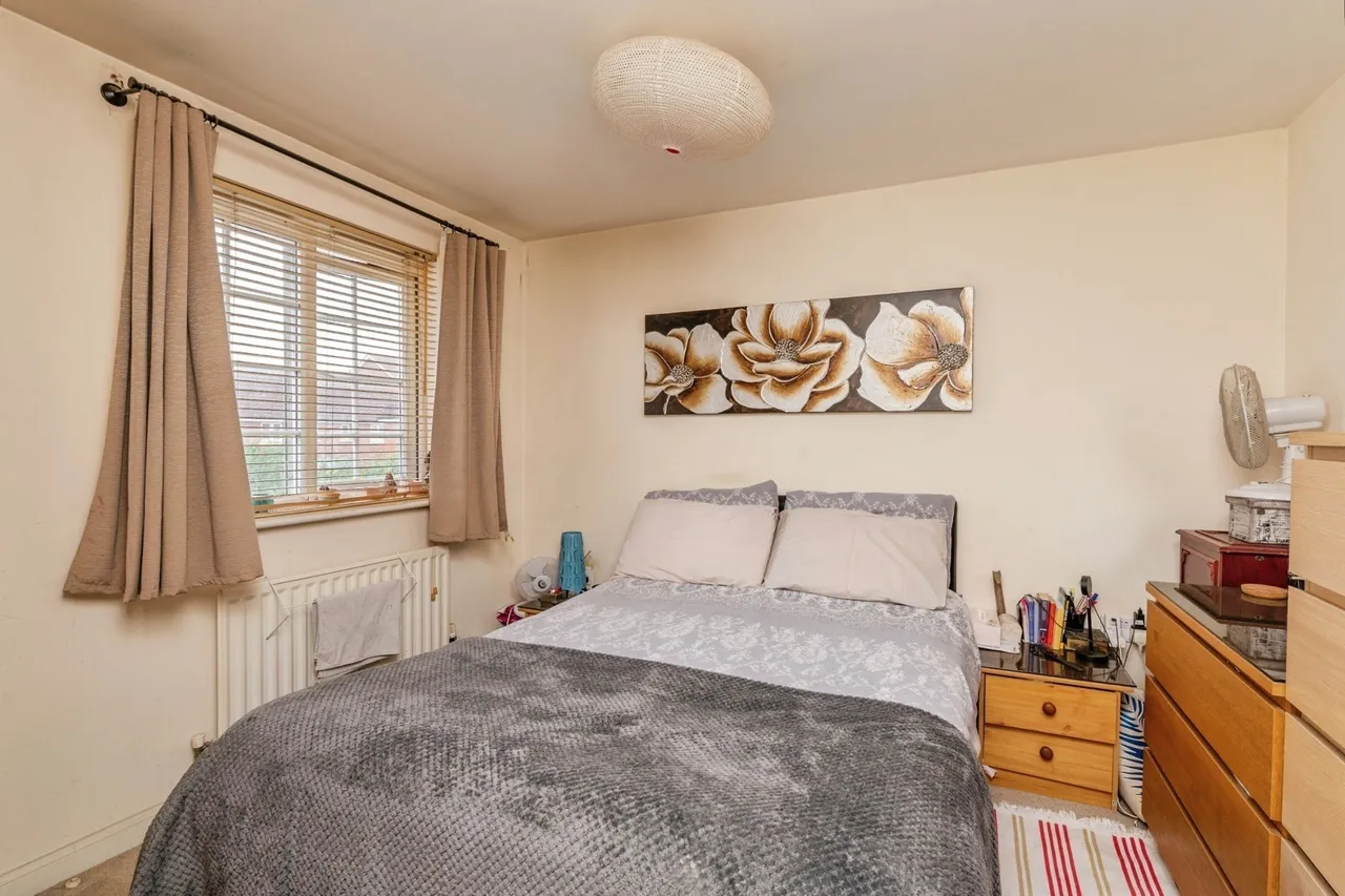 Frobisher Gardens, Chafford Hundred, Grays, Essex, RM16, photo 7
