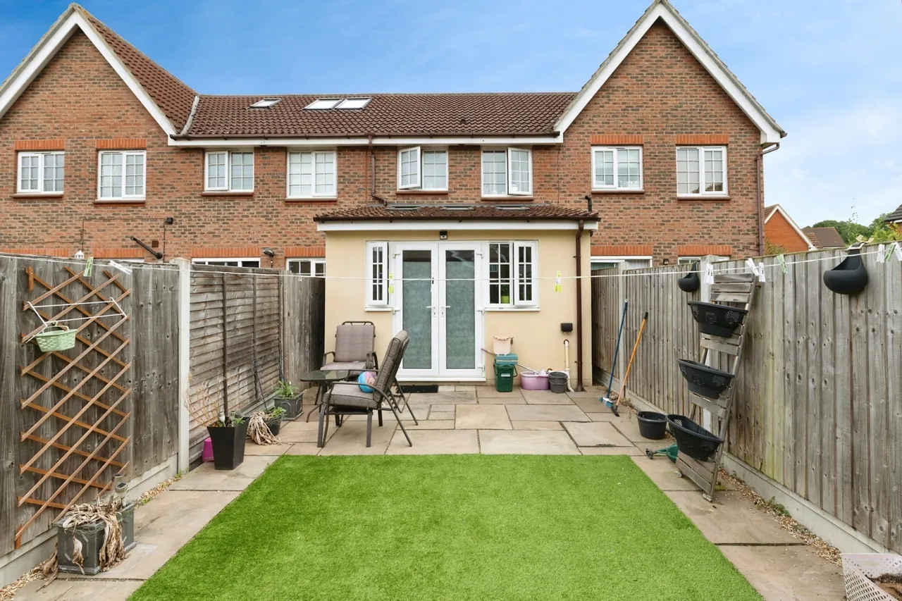 Frobisher Gardens, Chafford Hundred, Grays, Essex, RM16, photo 12
