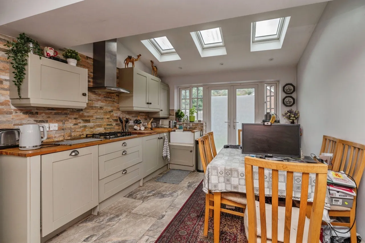 2 bed house for sale — Frobisher Gardens, Chafford Hundred, Grays, Essex, RM16