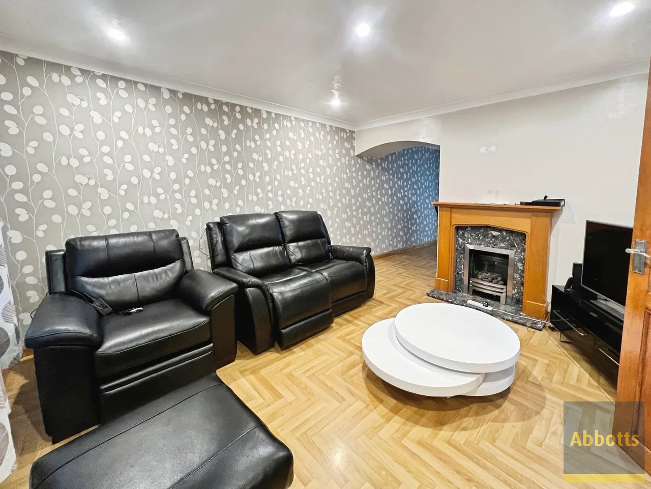 Neville Shaw, Basildon, photo 2