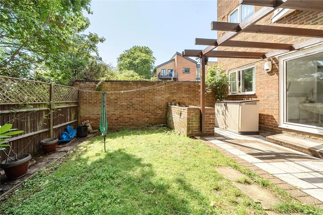 Buckingham Avenue, Perivale, UB6, photo 18