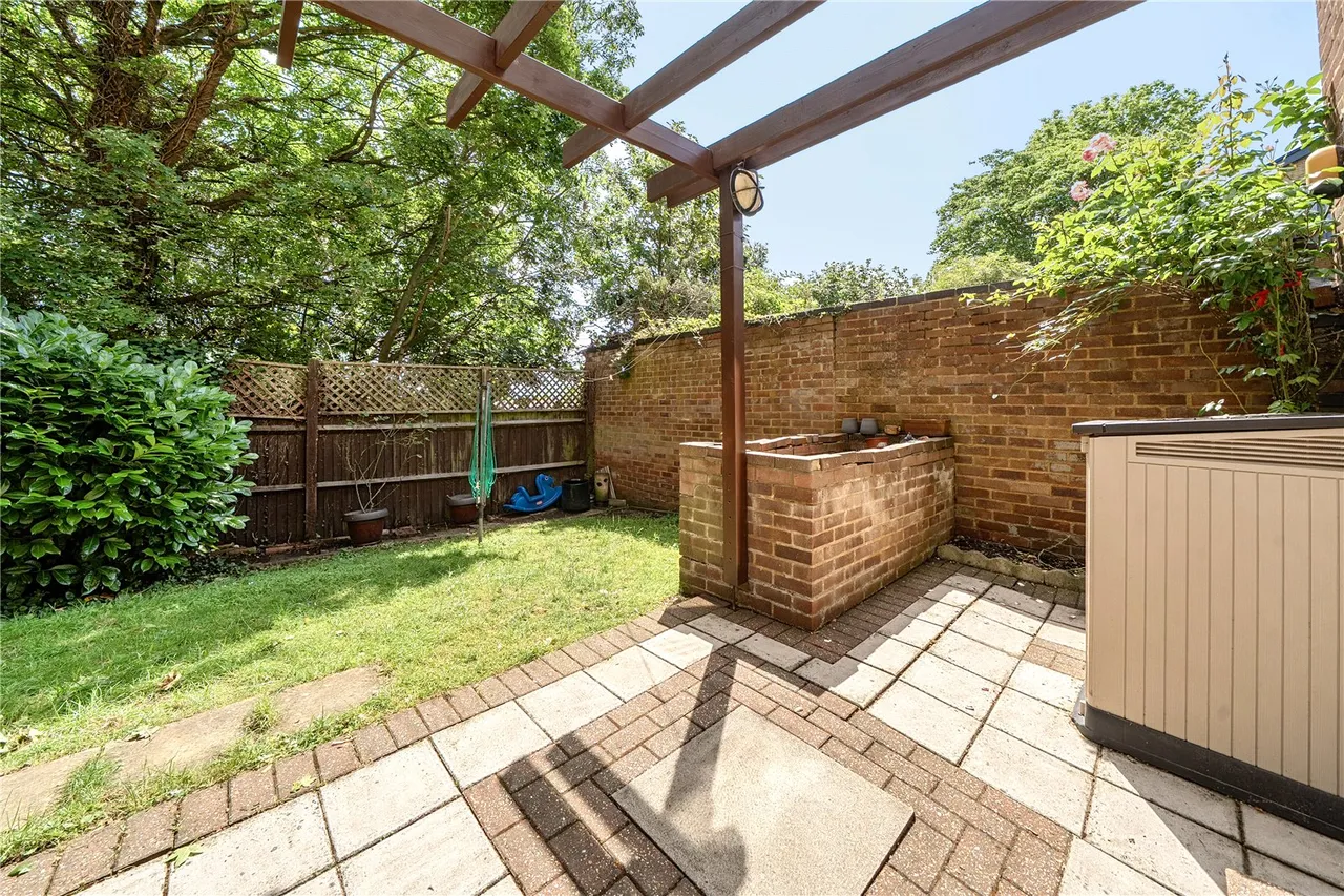 Buckingham Avenue, Perivale, UB6, photo 4