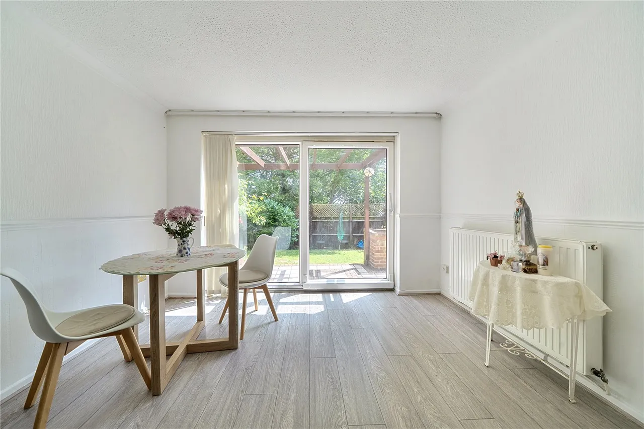 Buckingham Avenue, Perivale, UB6, photo 6