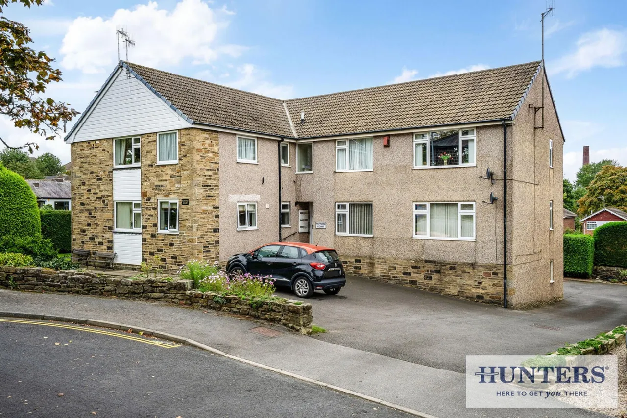 2 bed flat for sale, Rufford Avenue, Yeadon, LS19
