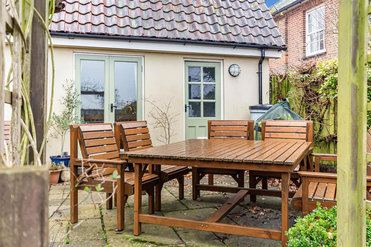 North Street, Hundon, CO10, photo 21
